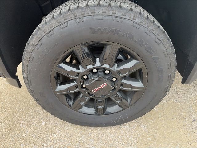 New 2026 GMC Sierra 2500 AT4 w/ AT4 Premium Plus Package image 10