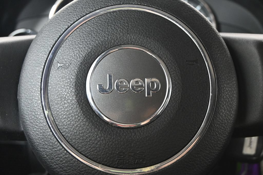 Used 2012 Jeep Wrangler Unlimited Rubicon w/ Connectivity Group AWD/4WD image 36