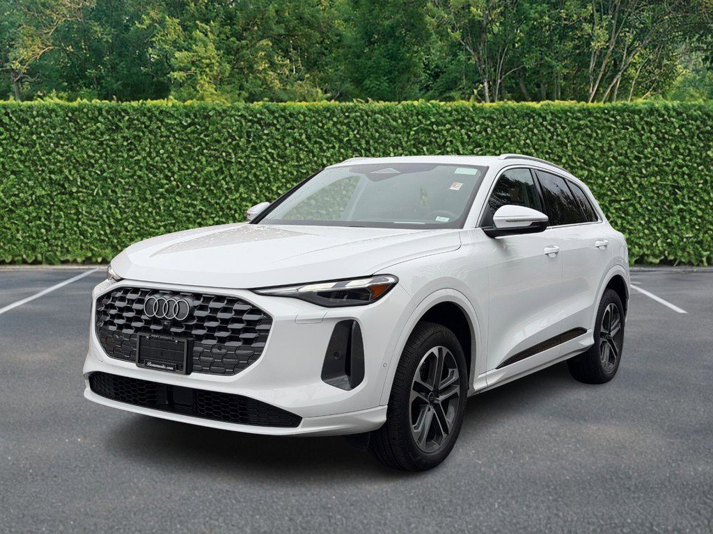 Used 2025 Audi Q5 Premium w/ Convenience Package image 8