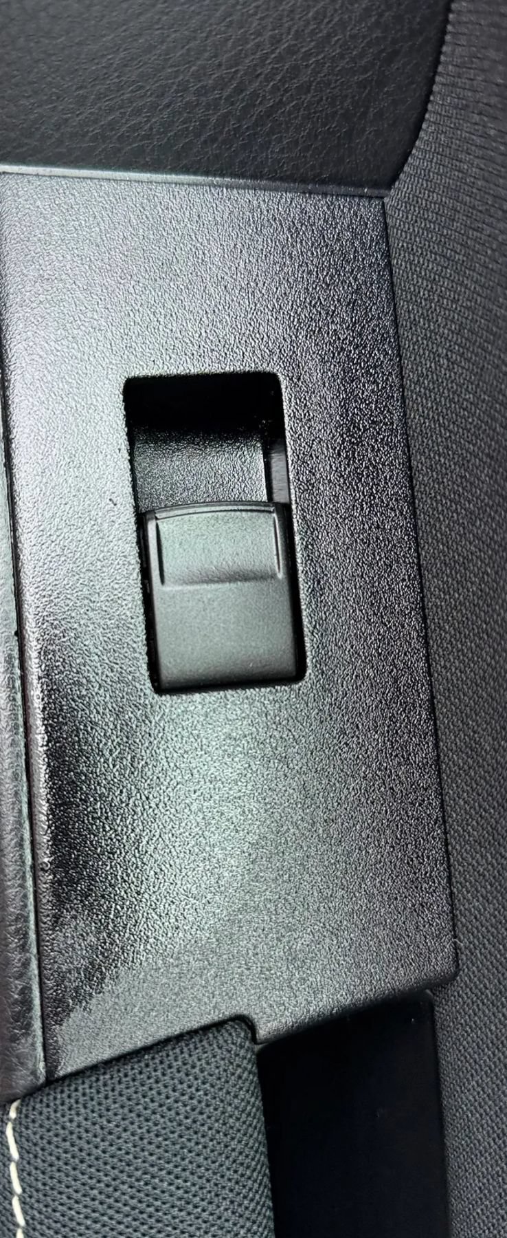 Used 2015 Toyota Corolla LE FWD image 29
