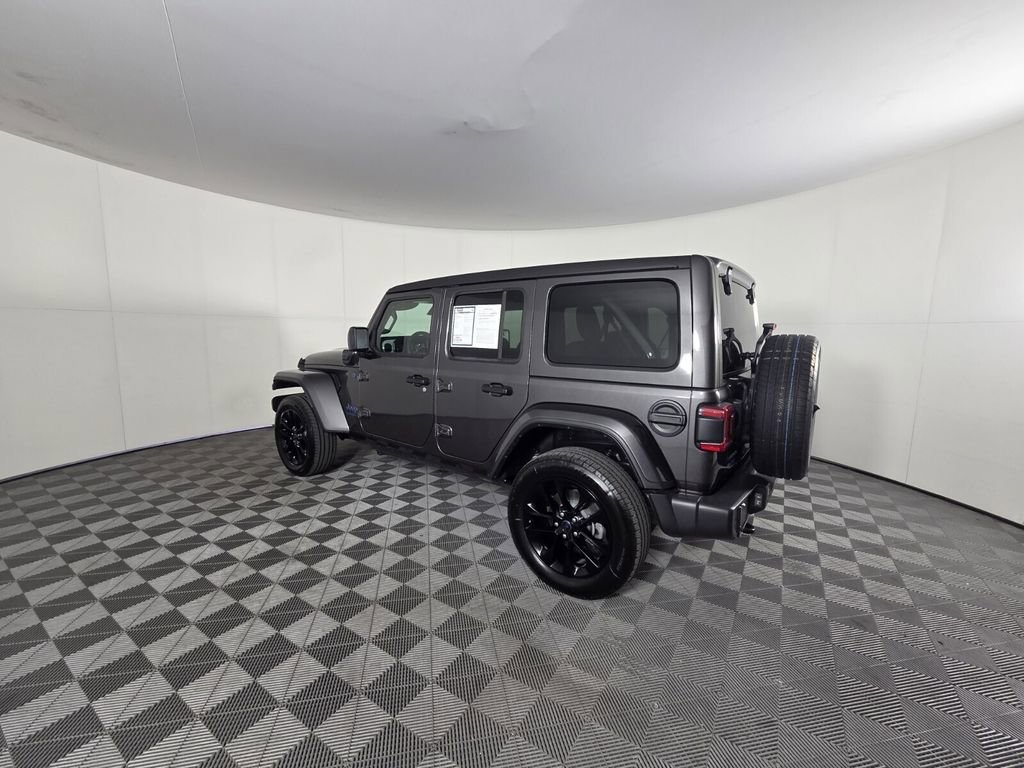 Certified 2025 Jeep Wrangler Sahara w/ Safety Group image 7