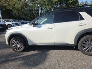 Used 2024 Nissan Pathfinder SL w/ SL Premium Package AWD/4WD image 30