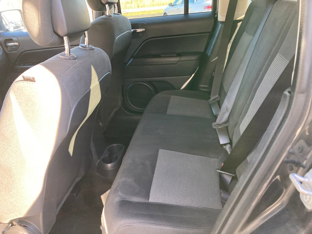 Used 2015 Jeep Patriot Latitude image 29