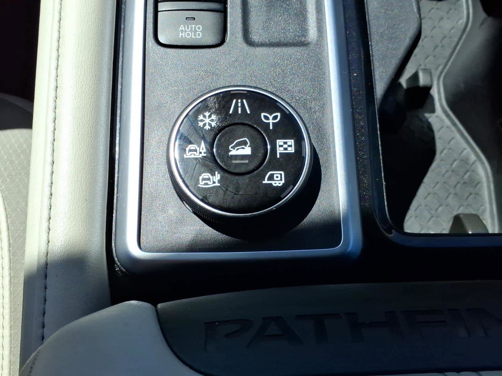 Certified 2024 Nissan Pathfinder SL AWD/4WD image 20
