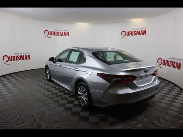 Used 2022 Toyota Camry LE image 6