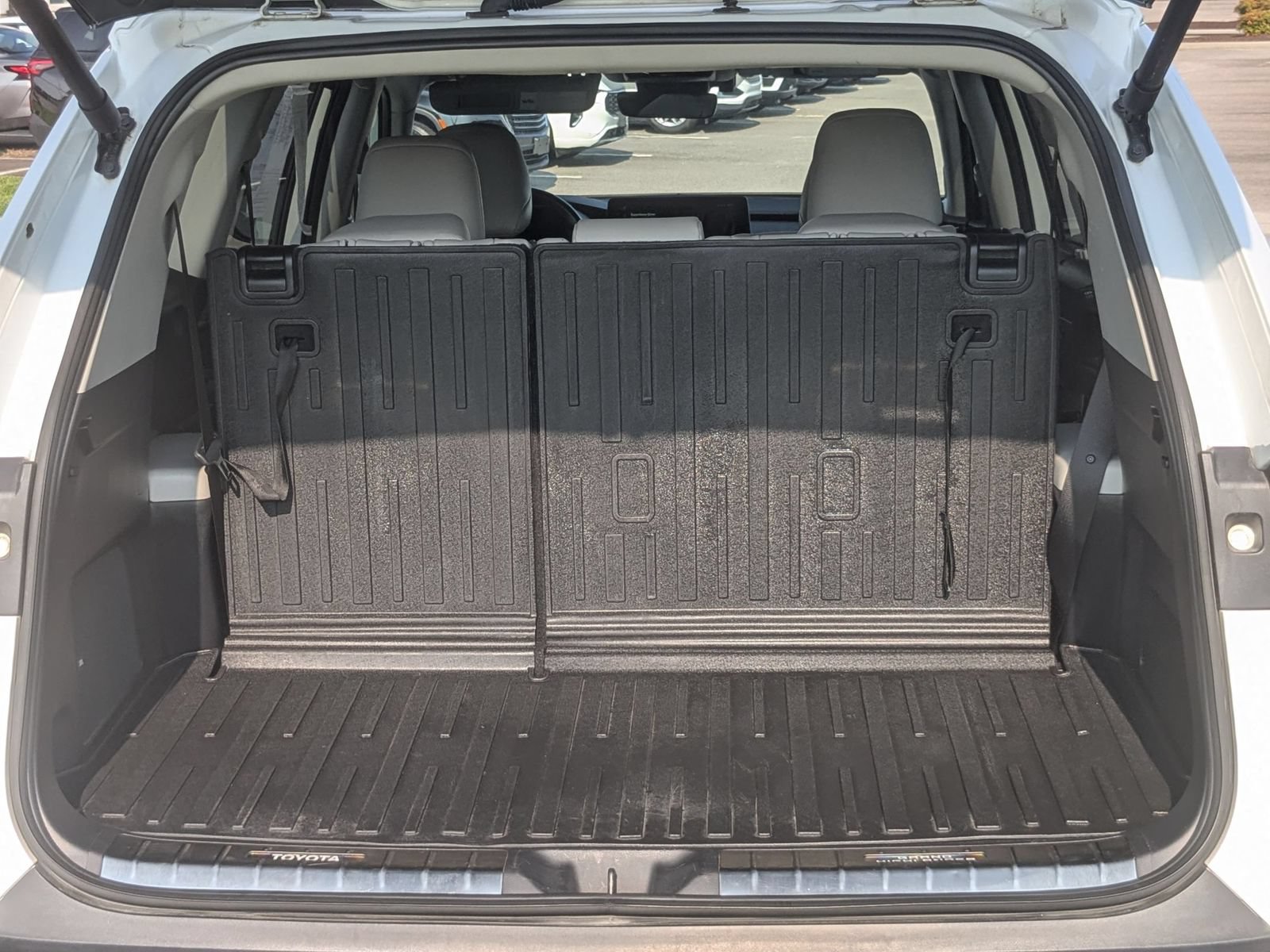 Used 2024 Toyota Grand Highlander AWD Hybrid image 33