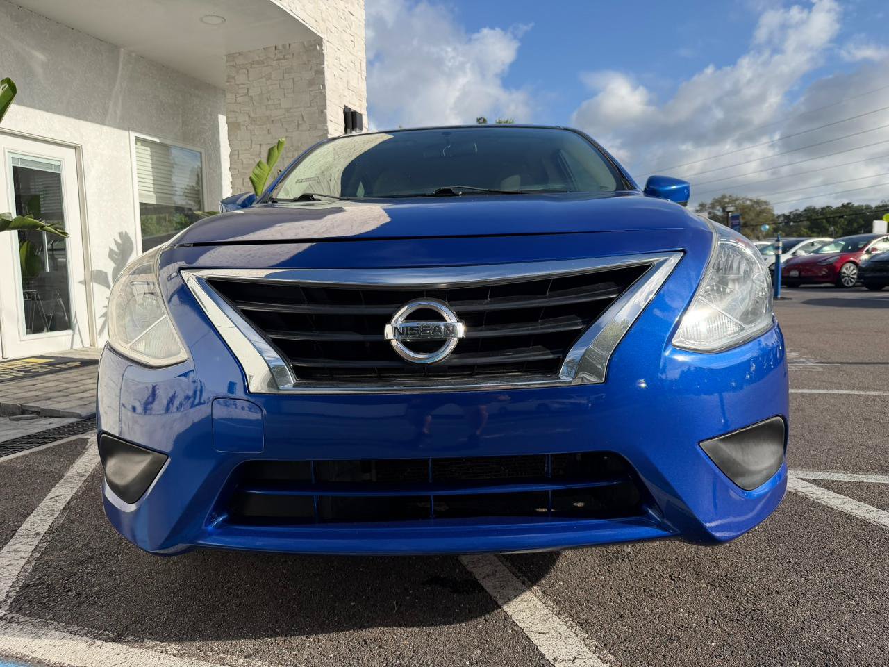 Used 2015 Nissan Versa SV FWD image 4