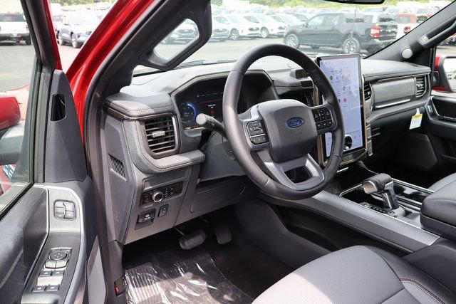 New 2025 Ford F150 Lightning Lariat w/ Max Trailer Tow Package AWD/4WD image 4