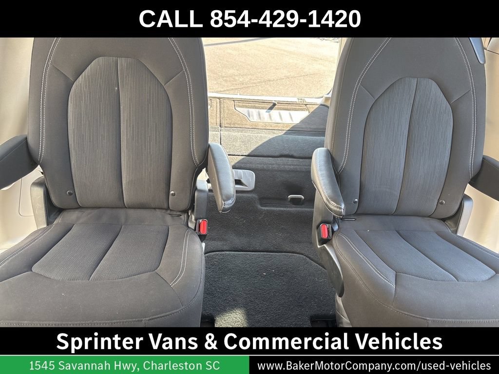 Used 2024 Chrysler Voyager LX FWD image 21