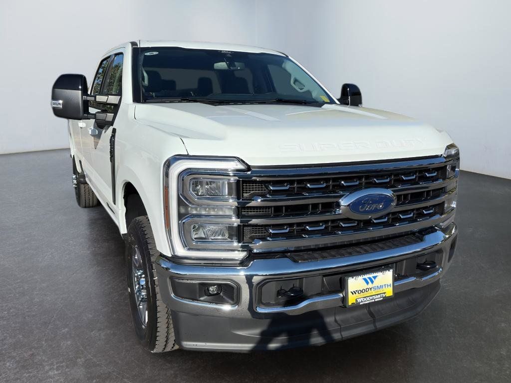 New 2026 Ford F350 Lariat w/ FX4 Off-Road Package image 14