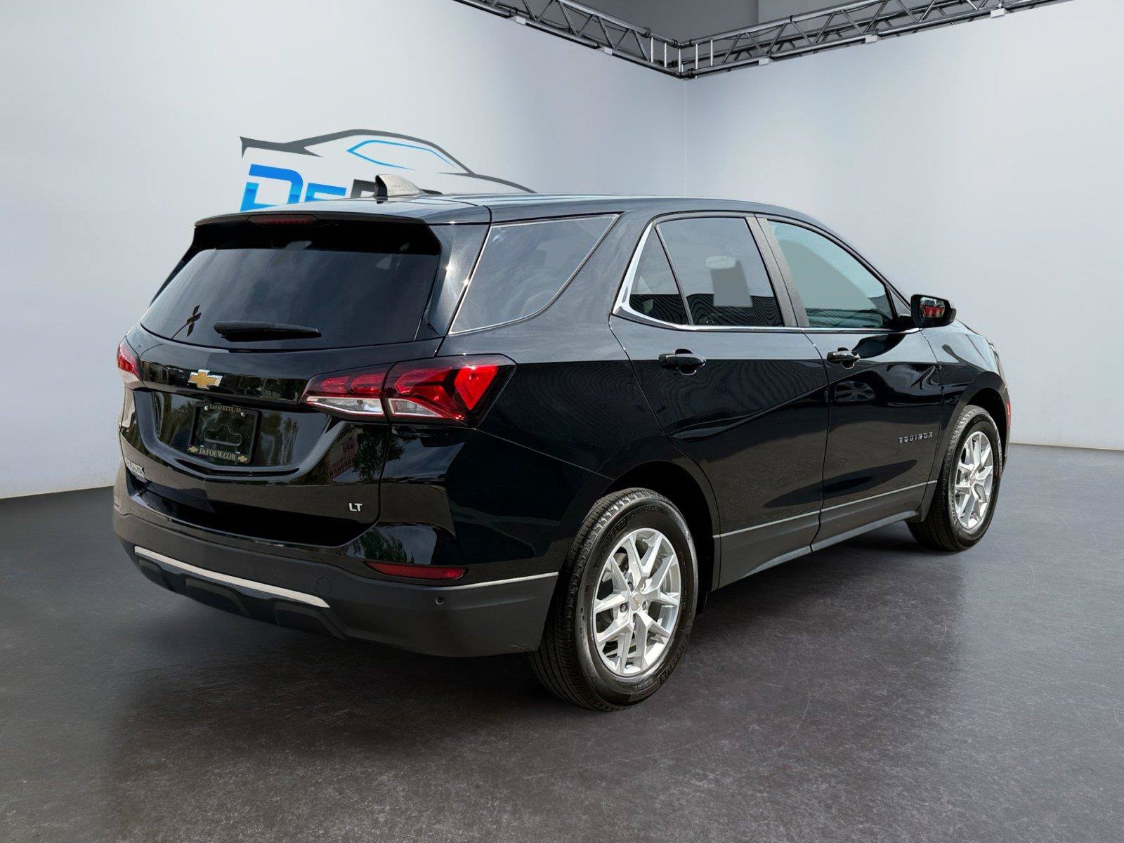 Used 2024 Chevrolet Equinox LT FWD image 3