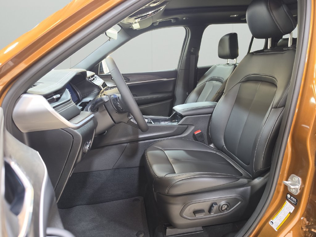 New 2027 Jeep Grand Cherokee Limited AWD/4WD image 11