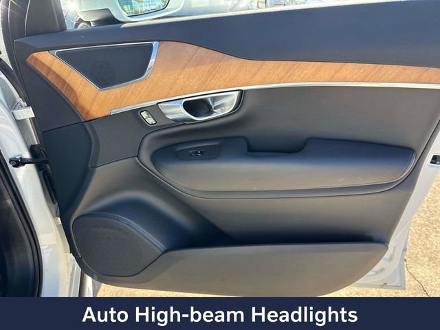 Used 2023 Volvo XC90 B6 Plus image 18