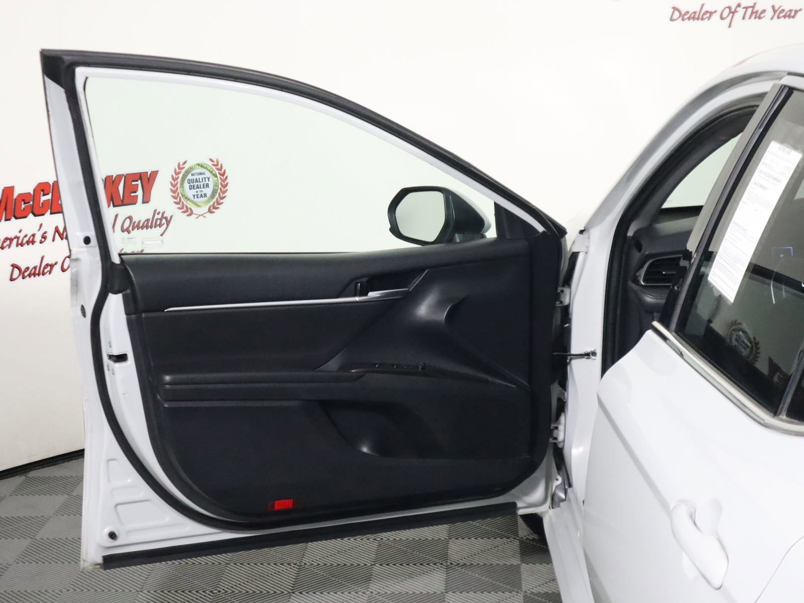 Used 2023 Toyota Camry LE image 25