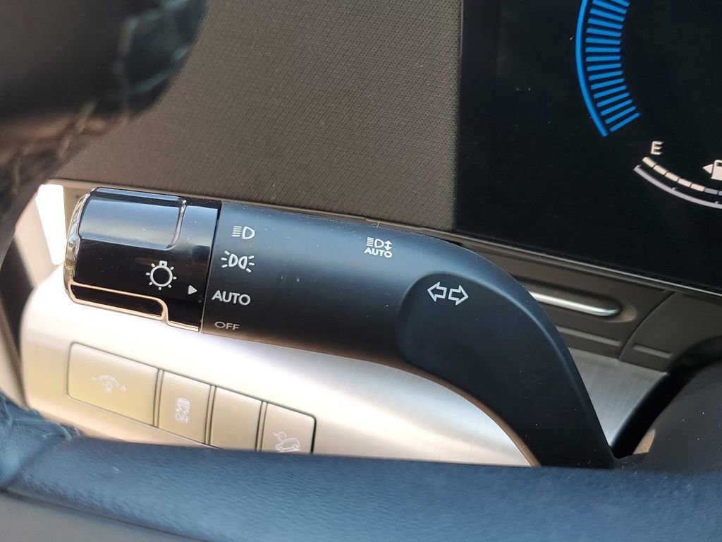 Used 2024 Hyundai Kona SEL FWD image 23