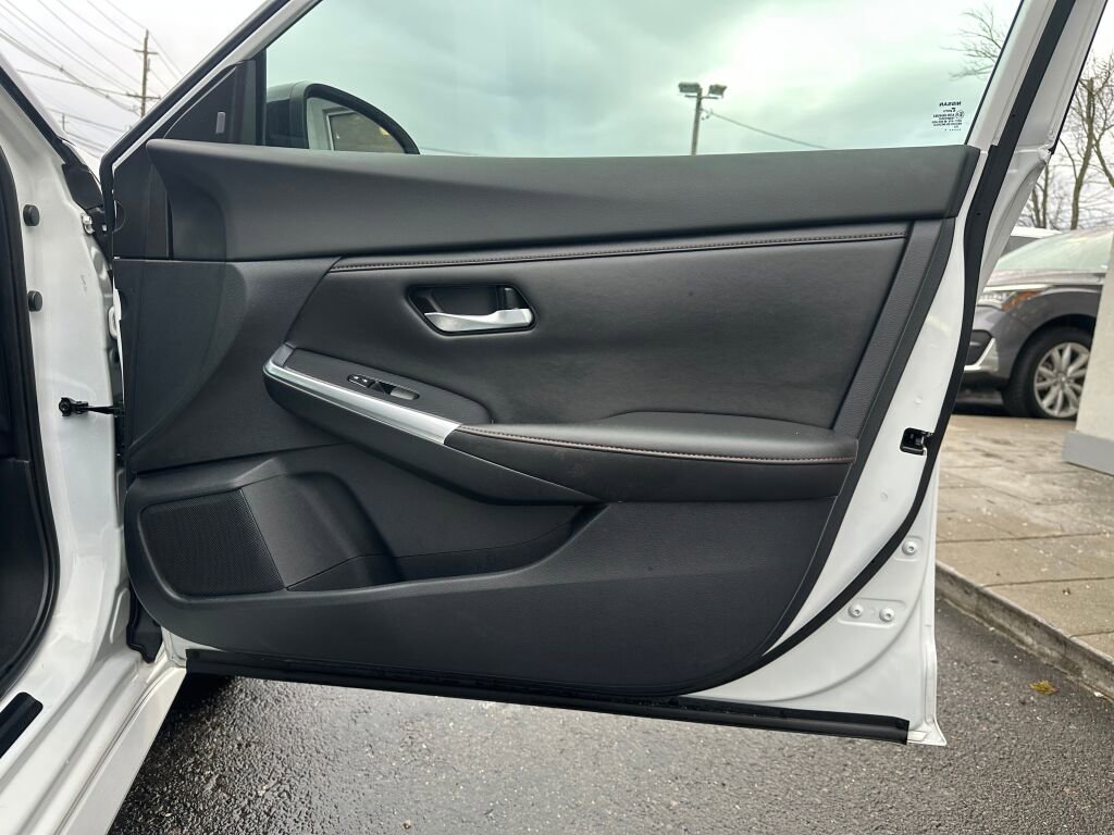 Used 2021 Nissan Sentra SR image 25