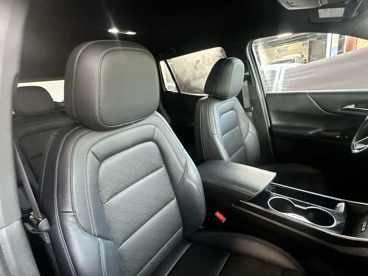 Used 2025 Chevrolet Equinox LT w/ Convenience Package II FWD image 27