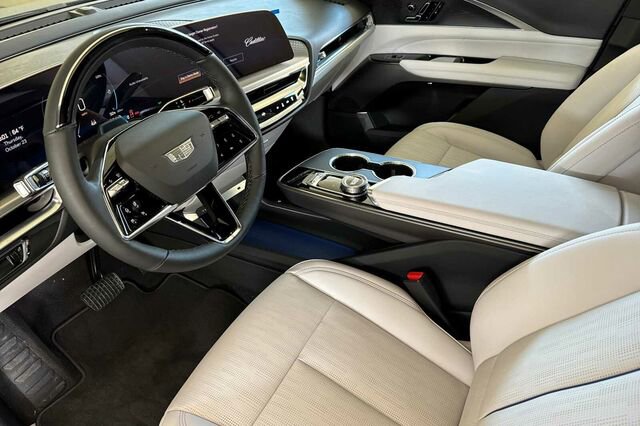 New 2026 Cadillac Lyriq Sport w/ LPO, Floor Liner Package image 10