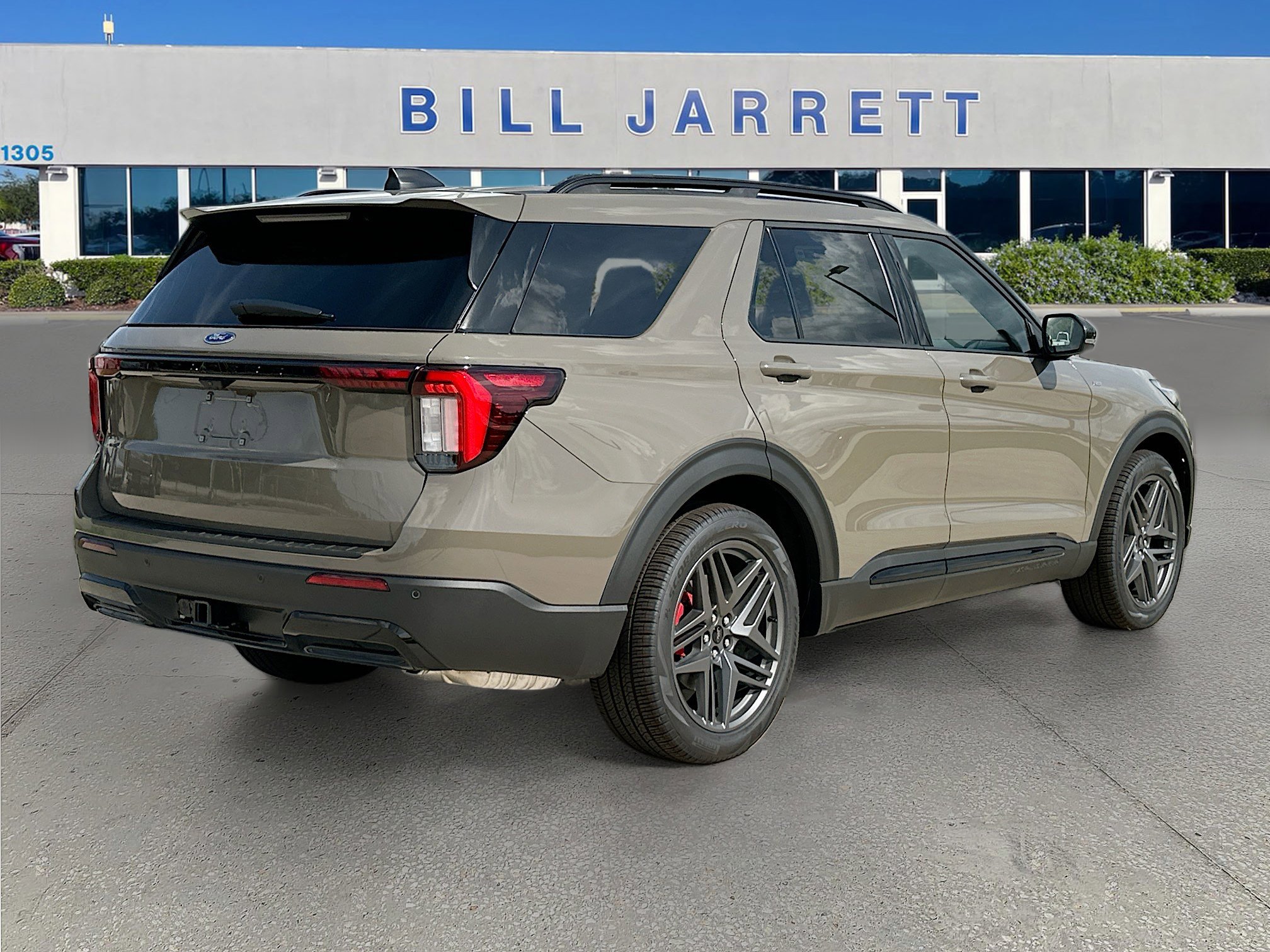 New 2026 Ford Explorer ST-Line w/ ST-Line Street Pack RWD image 4