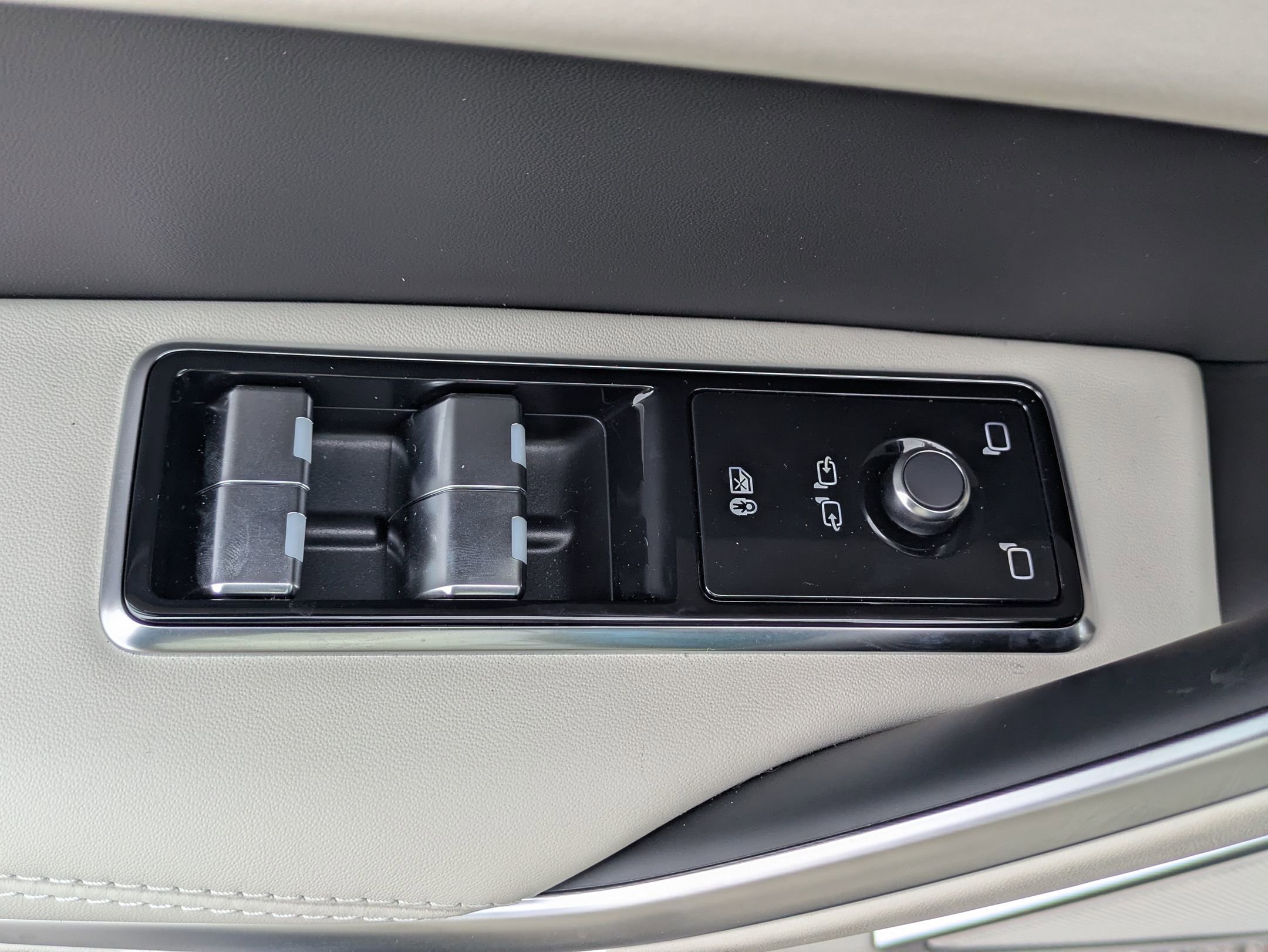 New 2026 Jaguar F-PACE R-Dynamic S image 21