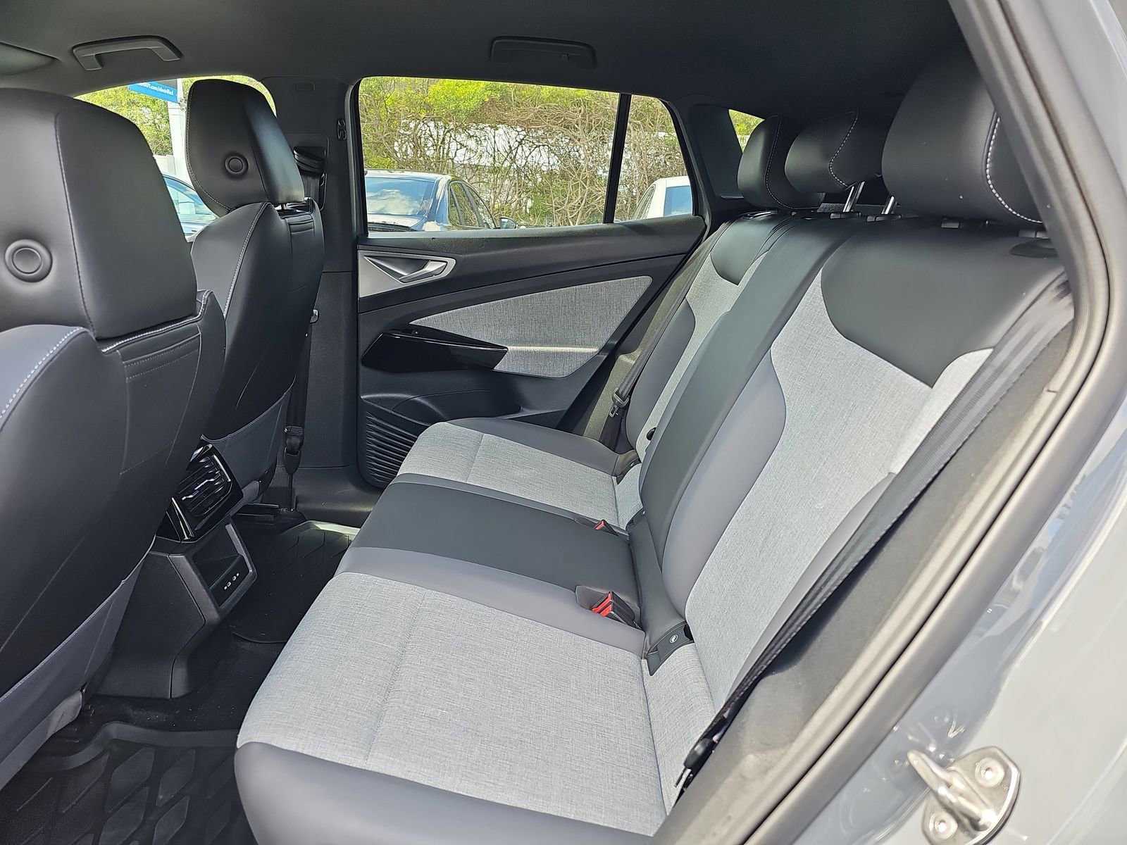 Used 2023 Volkswagen ID.4 Pro image 15