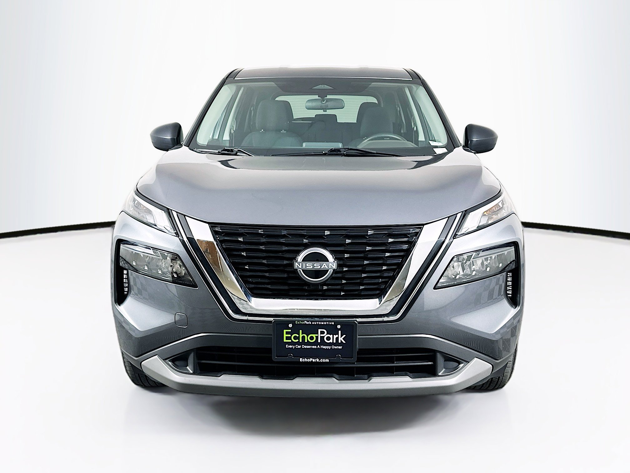 Used 2023 Nissan Rogue S image 2