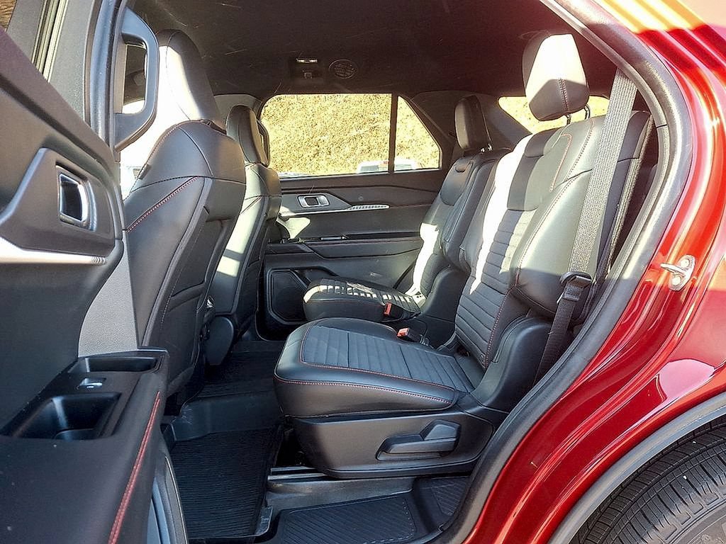 Used 2025 Ford Explorer ST-Line AWD/4WD image 10