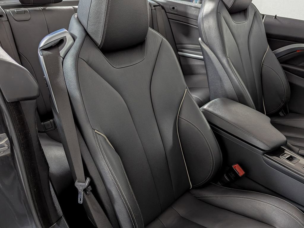 Used 2018 BMW 430i Convertible image 32