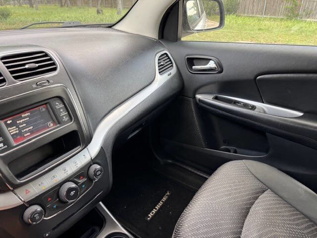 Used 2012 Dodge Journey SXT w/ Popular Equipment Group image 37