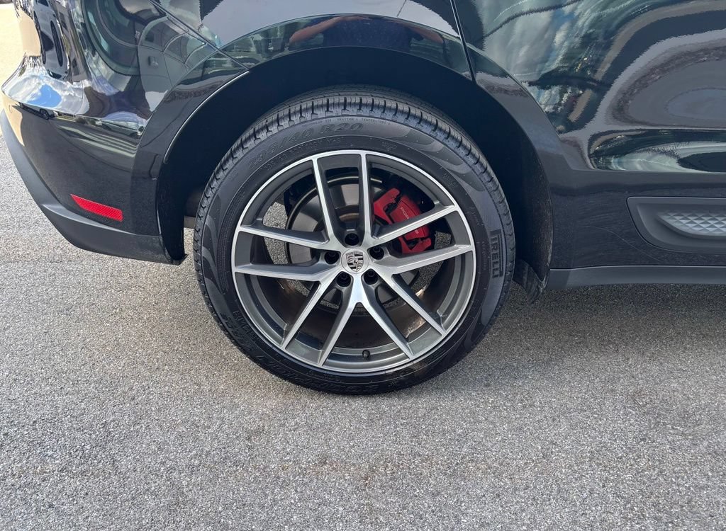 Certified 2023 Porsche Macan S AWD/4WD image 40