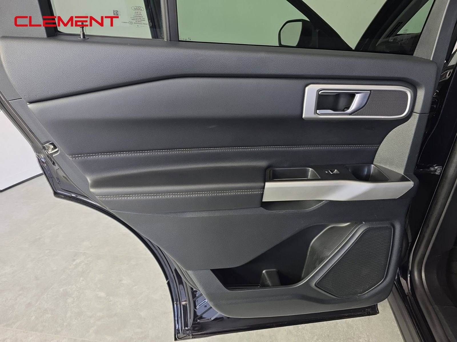 Used 2022 Ford Explorer XLT w/ Equipment Group 202A image 25