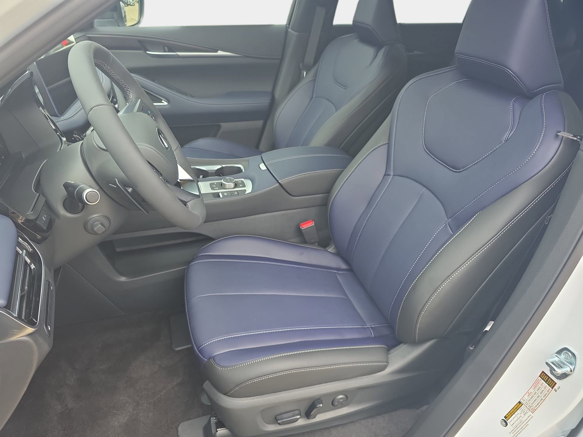 New 2026 INFINITI QX60 Sport w/ Dark Cargo Package image 15