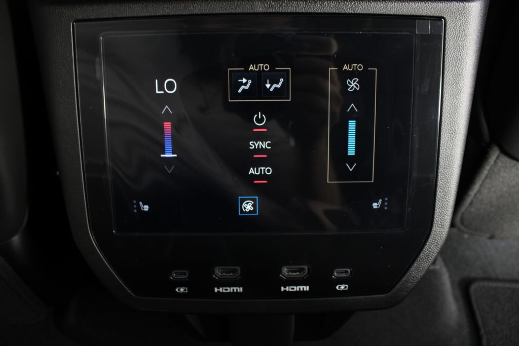 New 2026 GMC Yukon XL AT4 Ultimate AWD/4WD image 15