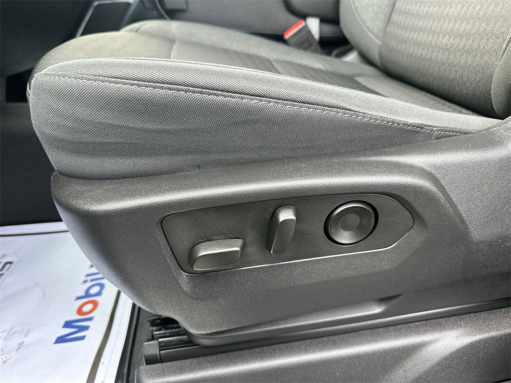 Used 2024 Chevrolet Silverado 1500 LT image 12