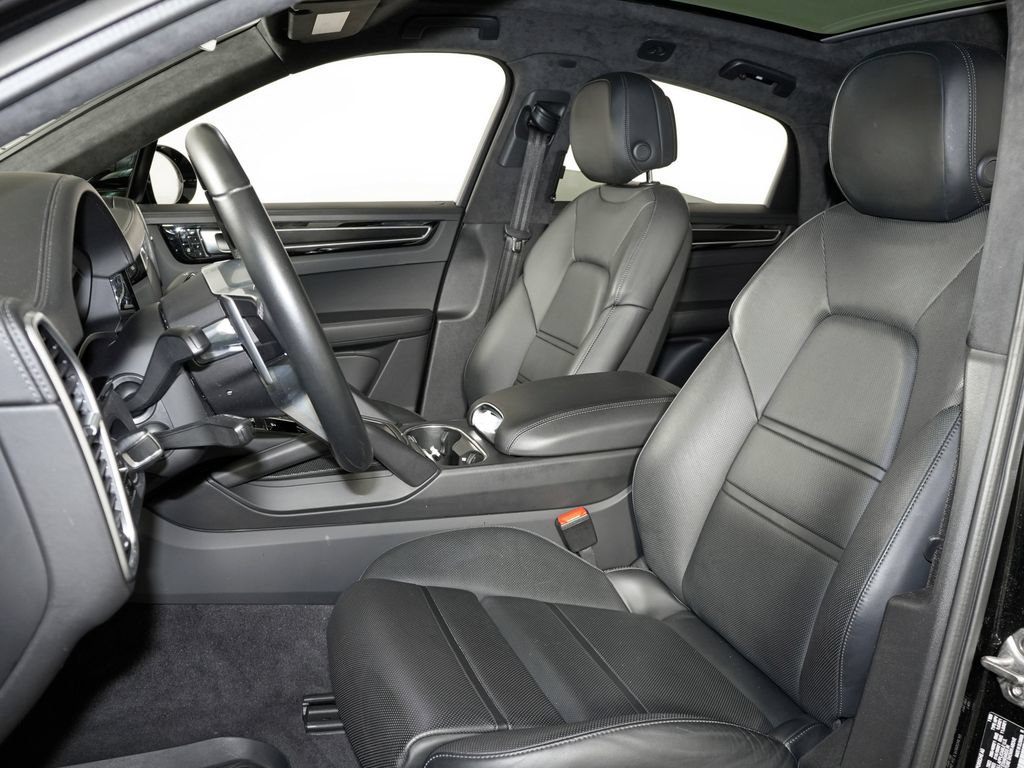 Certified 2021 Porsche Cayenne GTS AWD/4WD image 5