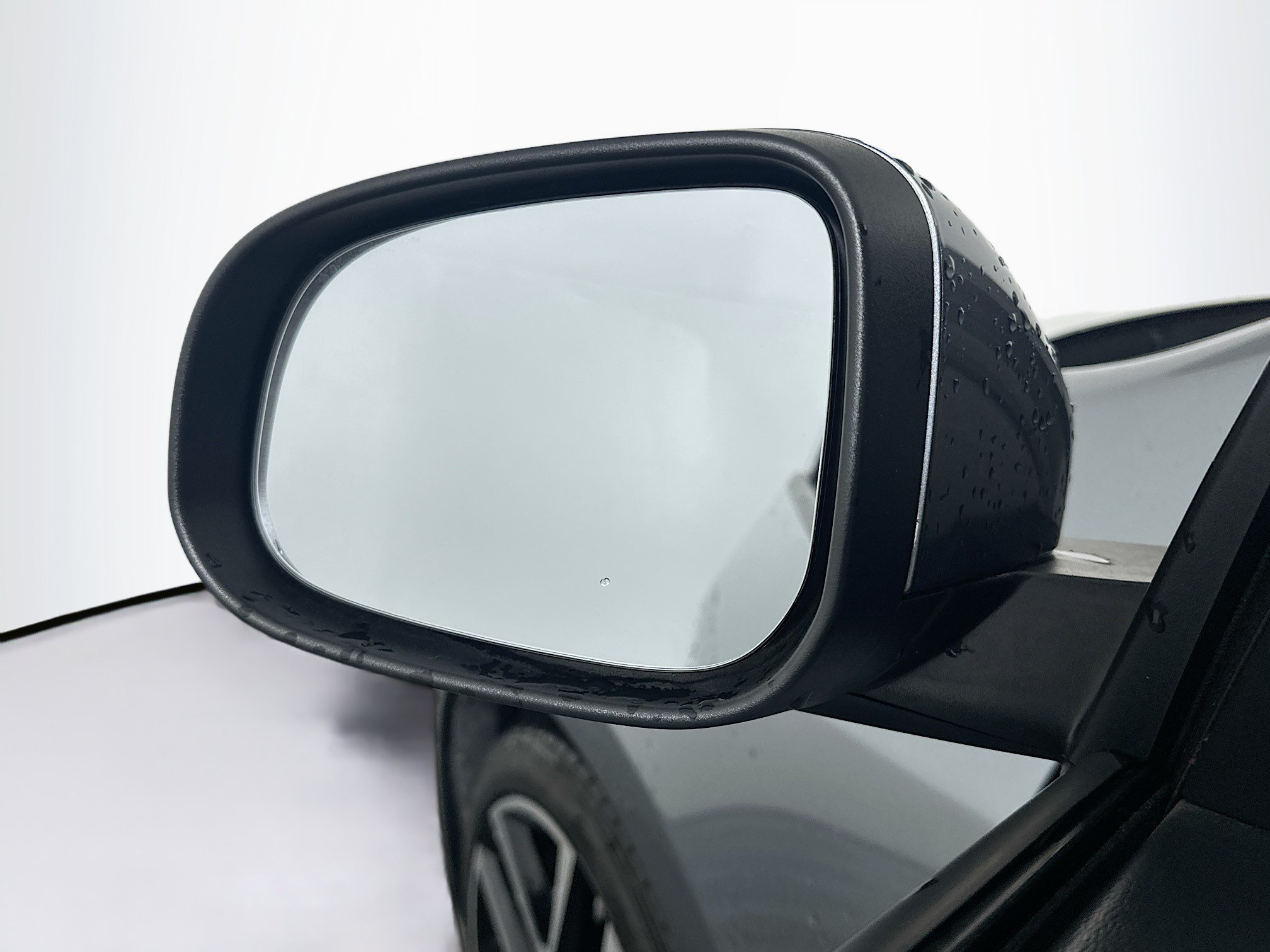 Used 2018 Volvo V60 T5 Dynamic AWD/4WD image 16