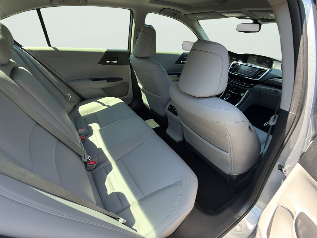 Used 2017 Honda Accord EX-L image 15