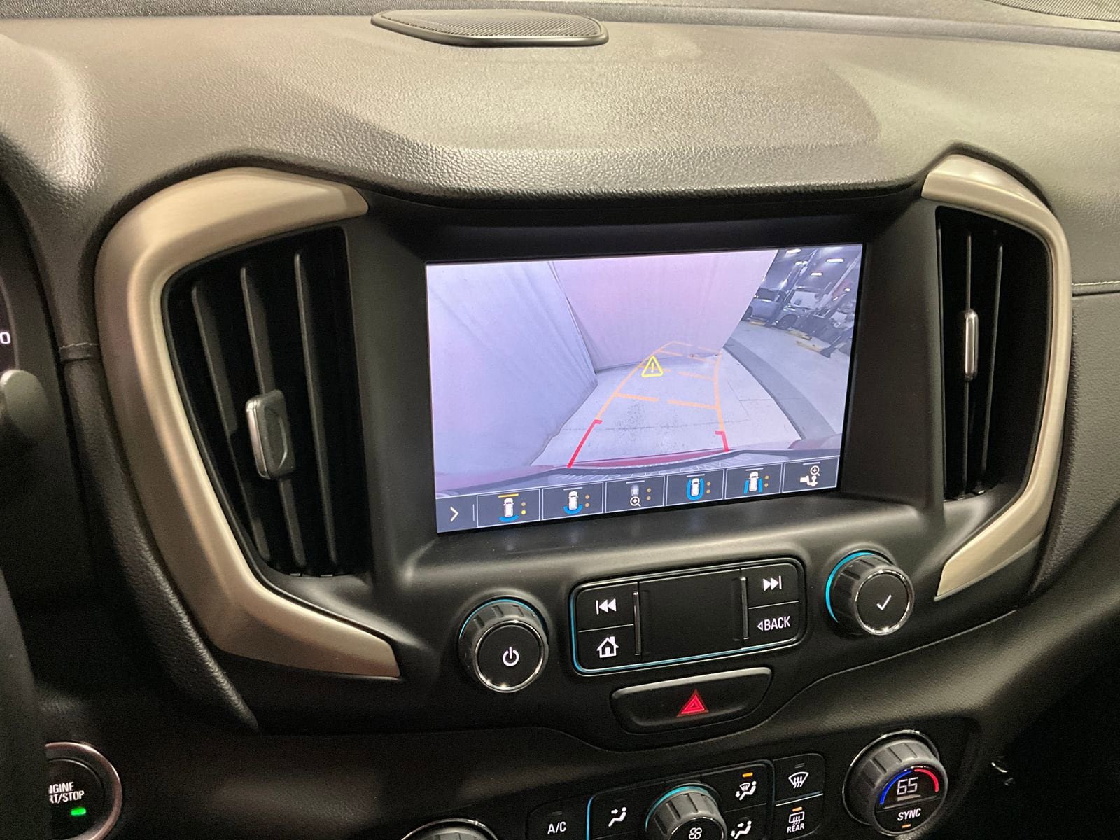 Used 2020 GMC Terrain Denali w/ GMC Pro Grade Package AWD/4WD image 20