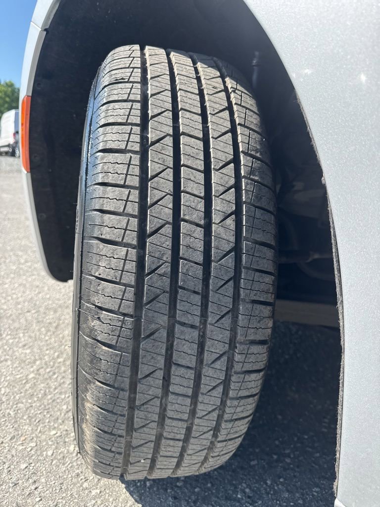 Used 2023 Chrysler Pacifica Touring-L FWD image 33