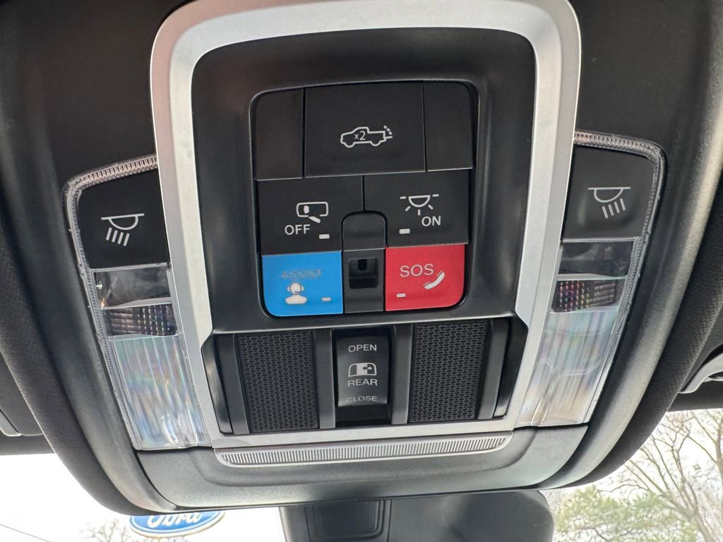 Used 2025 RAM 1500 Laramie image 33