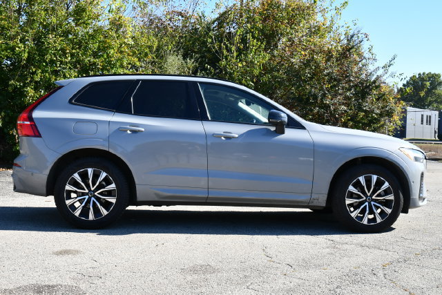 Used 2024 Volvo XC60 B5 Plus w/ Protection Package Premier AWD/4WD image 8
