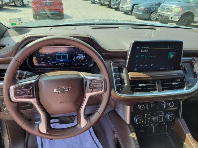 Used 2024 Chevrolet Tahoe Z71 w/ Luxury Package AWD/4WD image 12