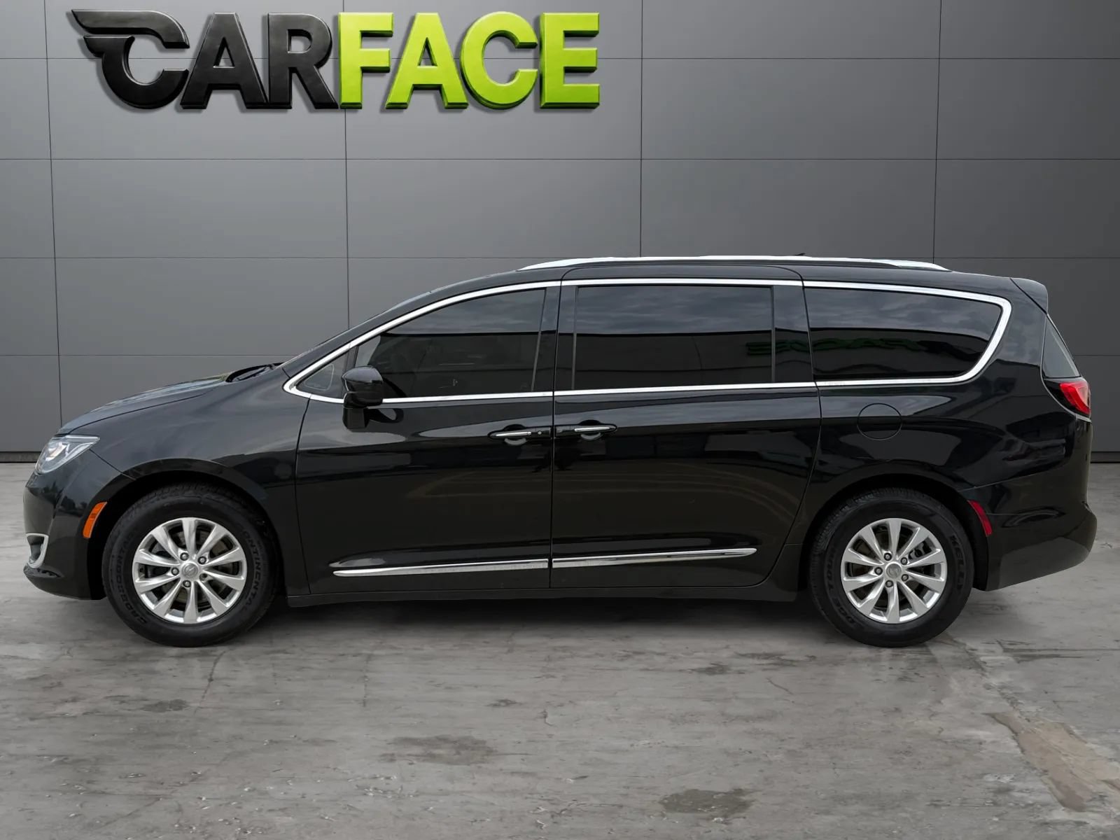 Used 2019 Chrysler Pacifica Touring-L FWD image 7