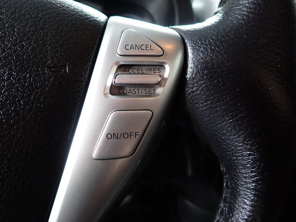 Used 2019 Nissan Versa Note SV FWD image 3