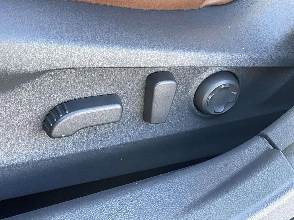 Used 2025 Subaru Outback Touring XT w/ Tech Package 2 image 7