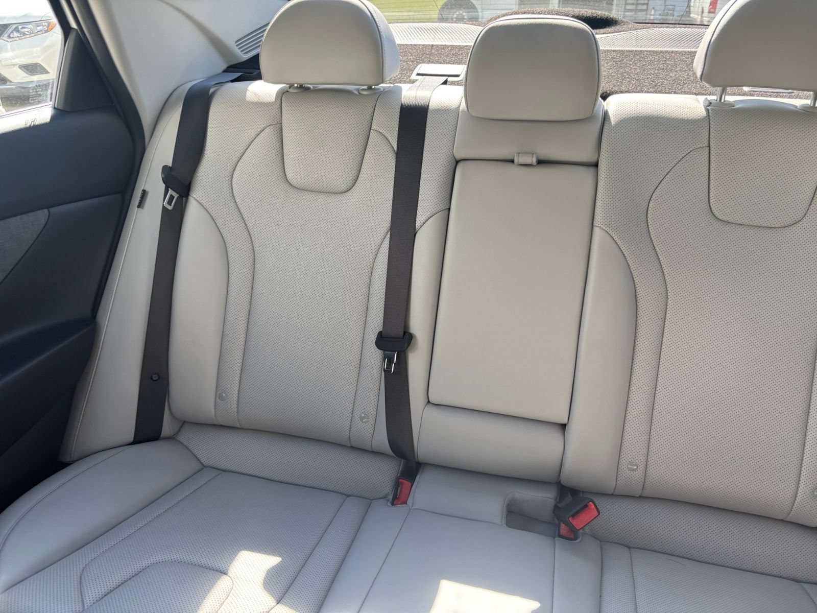 Used 2025 Hyundai Elantra Limited FWD image 43