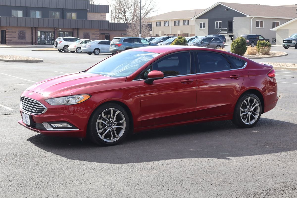 Used 2017 Ford Fusion SE w/ Equipment Group 201A FWD image 10