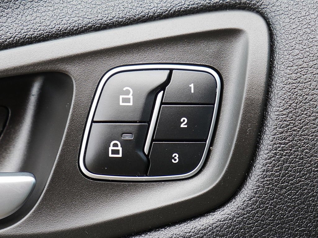 Used 2018 Ford Escape Titanium AWD/4WD image 27