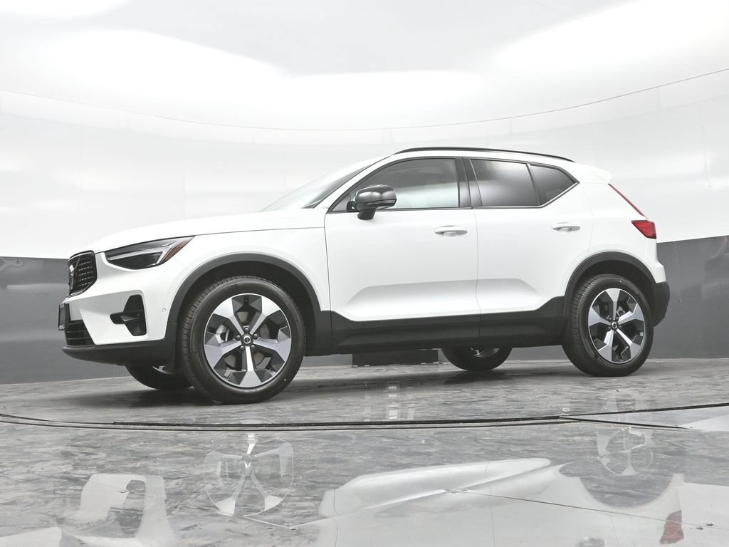 New 2026 Volvo XC40 B5 Plus w/ Climate Package AWD/4WD image 24