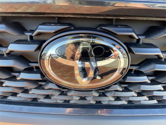 Used 2022 Toyota Corolla Cross L image 4